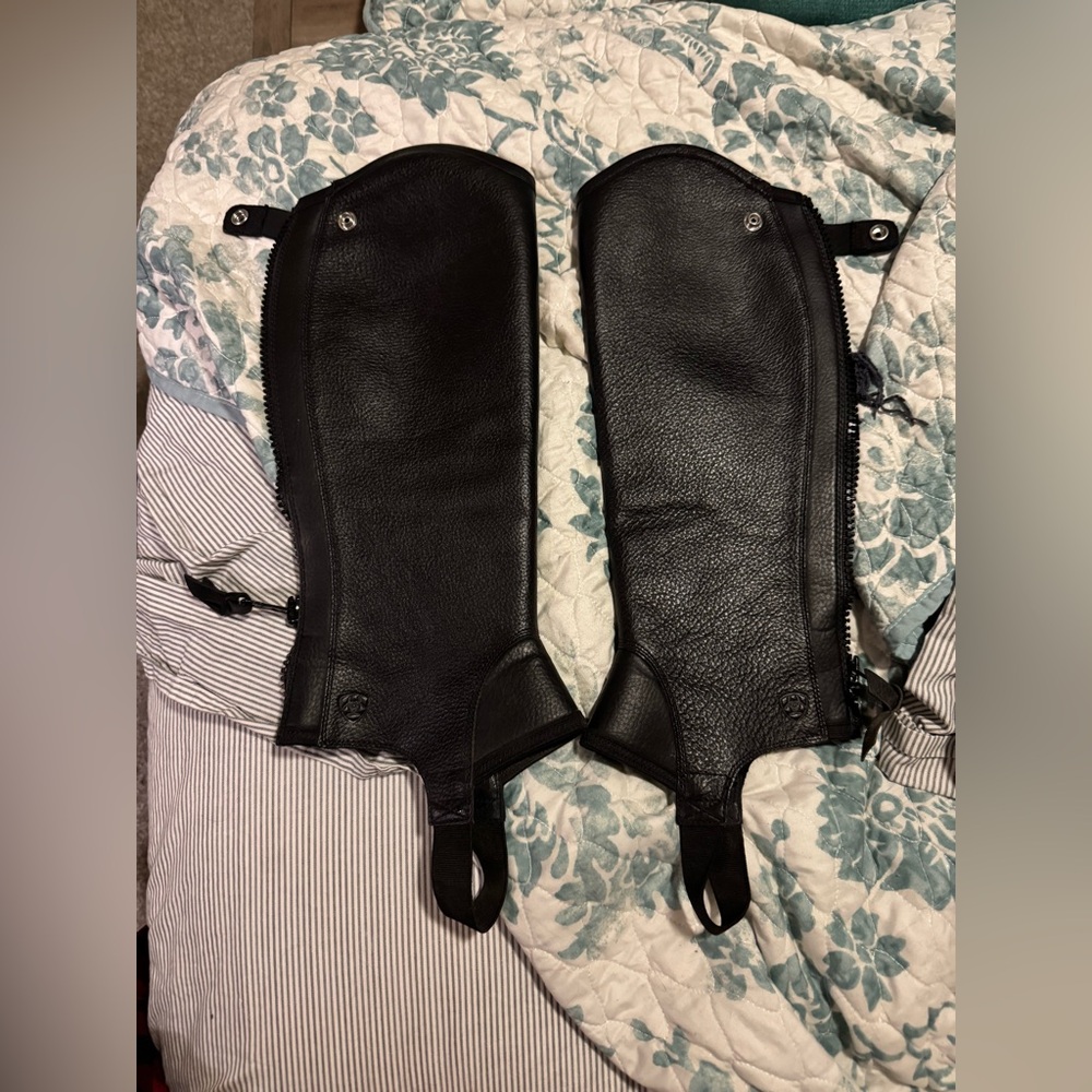 Ariat black leather horseback riding half chaps